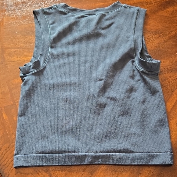 Athleta Renew Seamless Muscle Tank Size M Color Eden - Picture 4 of 4